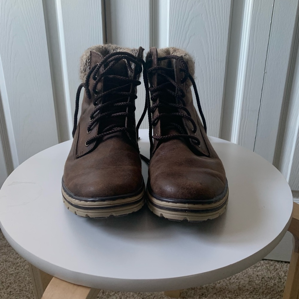 Women’s Cliff brown fashion boots size 8